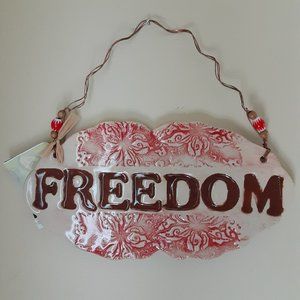 Freedom Clay Wall Plaque Wire Beads Imprinted Floral Fireworks Hand Made NWT
